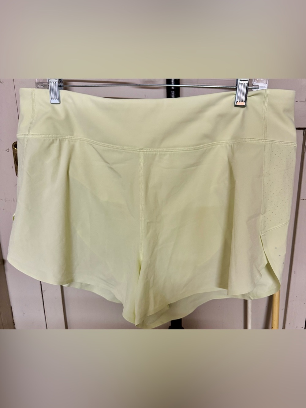 ATHLETA Women's Light/Bright Yellow High-Waist Athletic Shorts 🩳